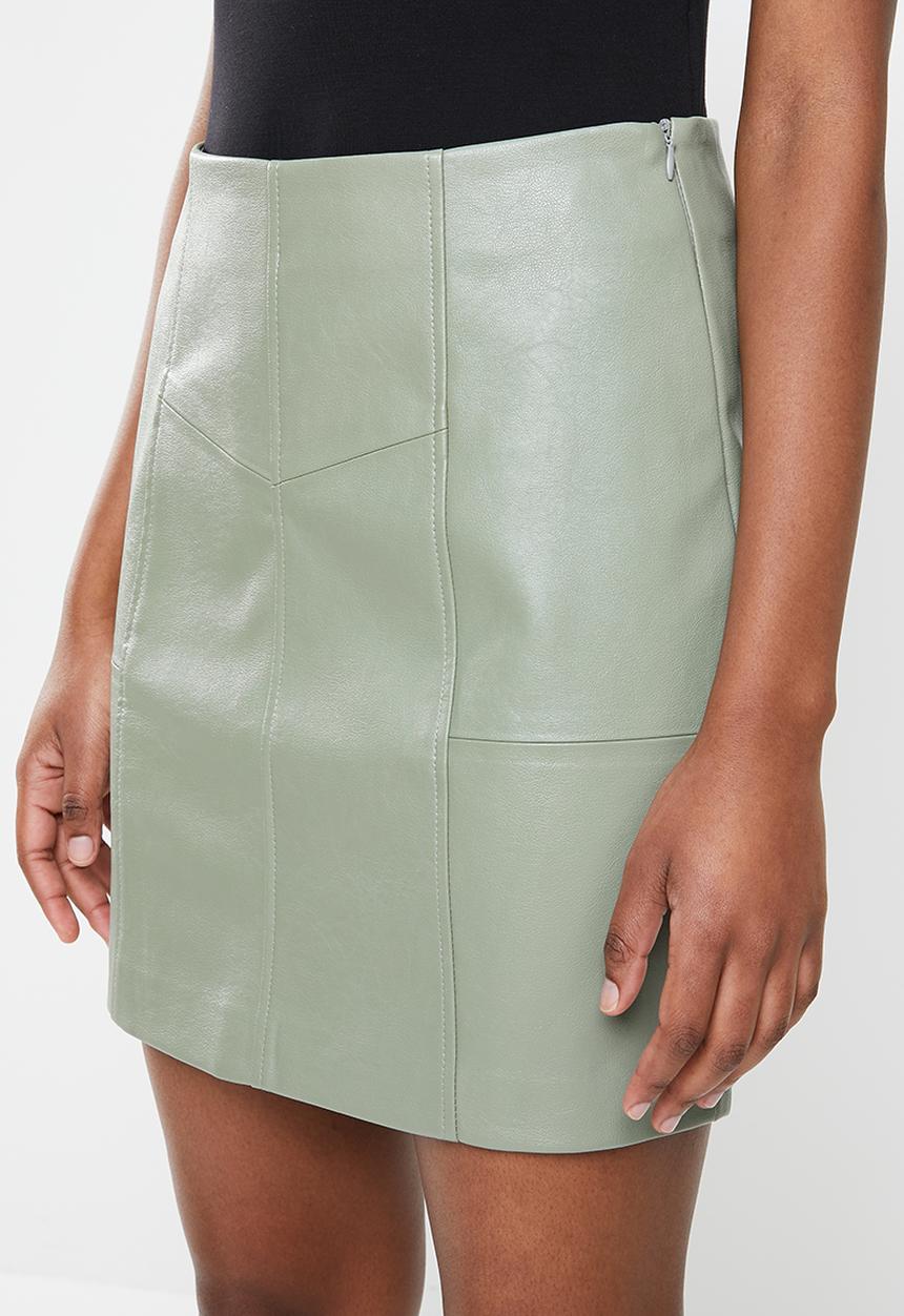 Missguided - Faux leather panel detail mini skirt - green 
