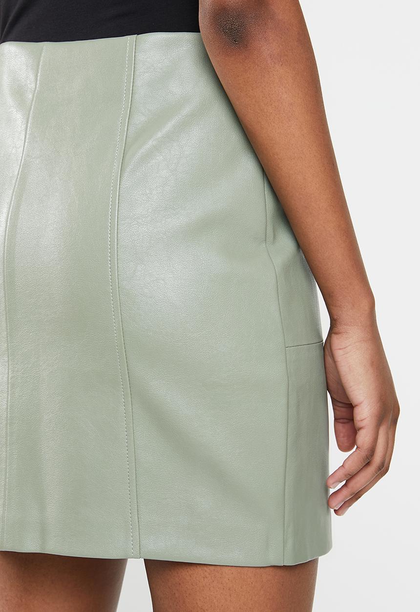 Missguided - Faux leather panel detail mini skirt - green 