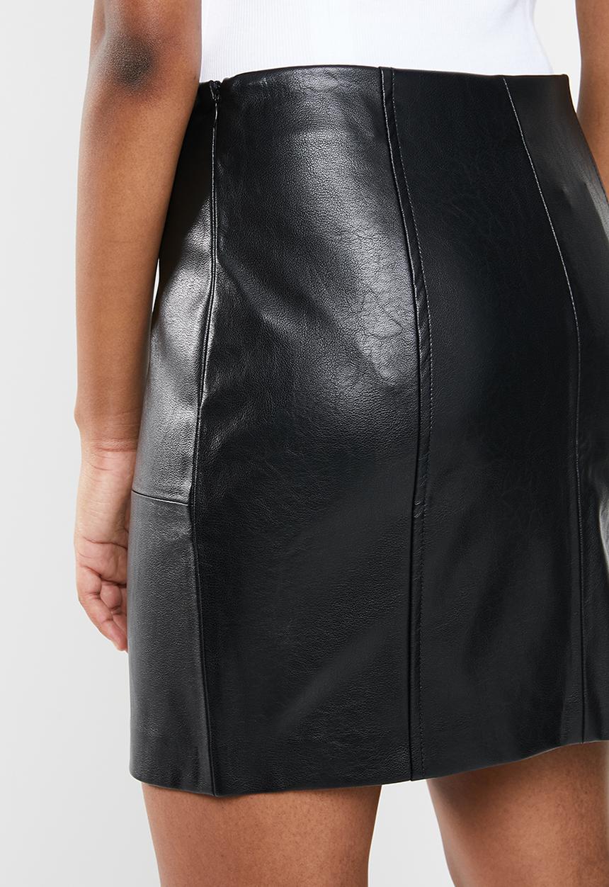 Missguided - Faux leather panel detail mini skirt - black 