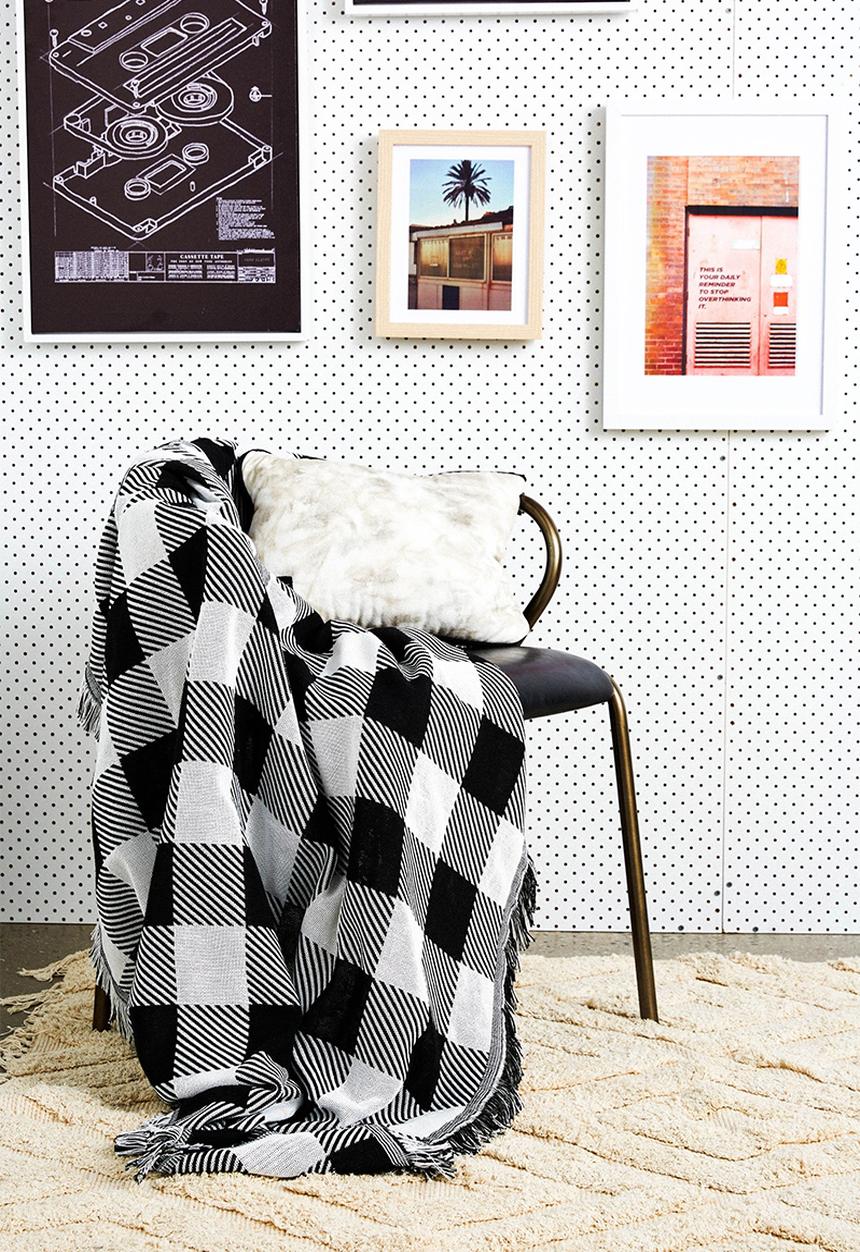 Typo - Woven throw - black & white