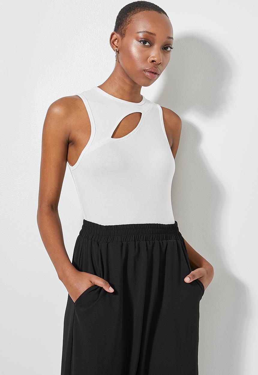 Superbalist - Wide rib cutout dtl bodysuit - white