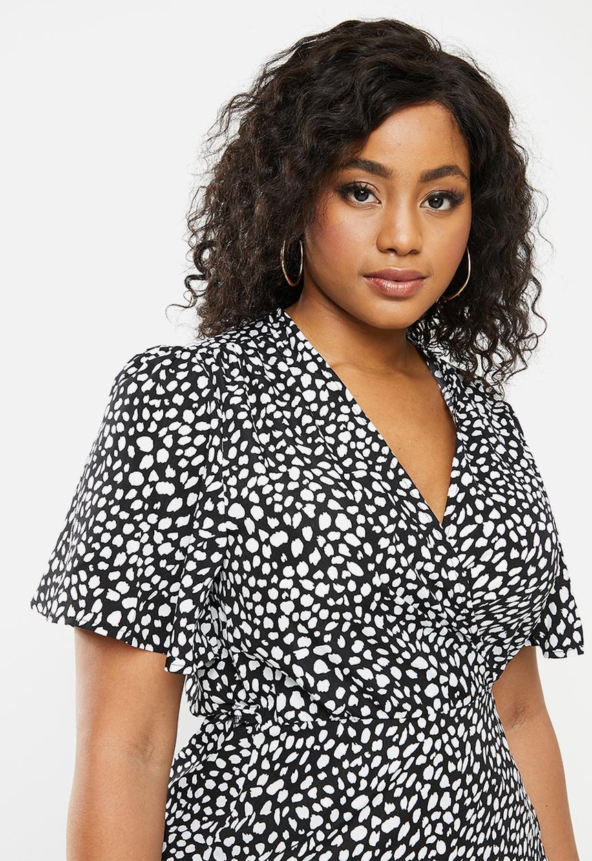 Missguided - Plus high low midi dress short sleeve dalmatian - black & white