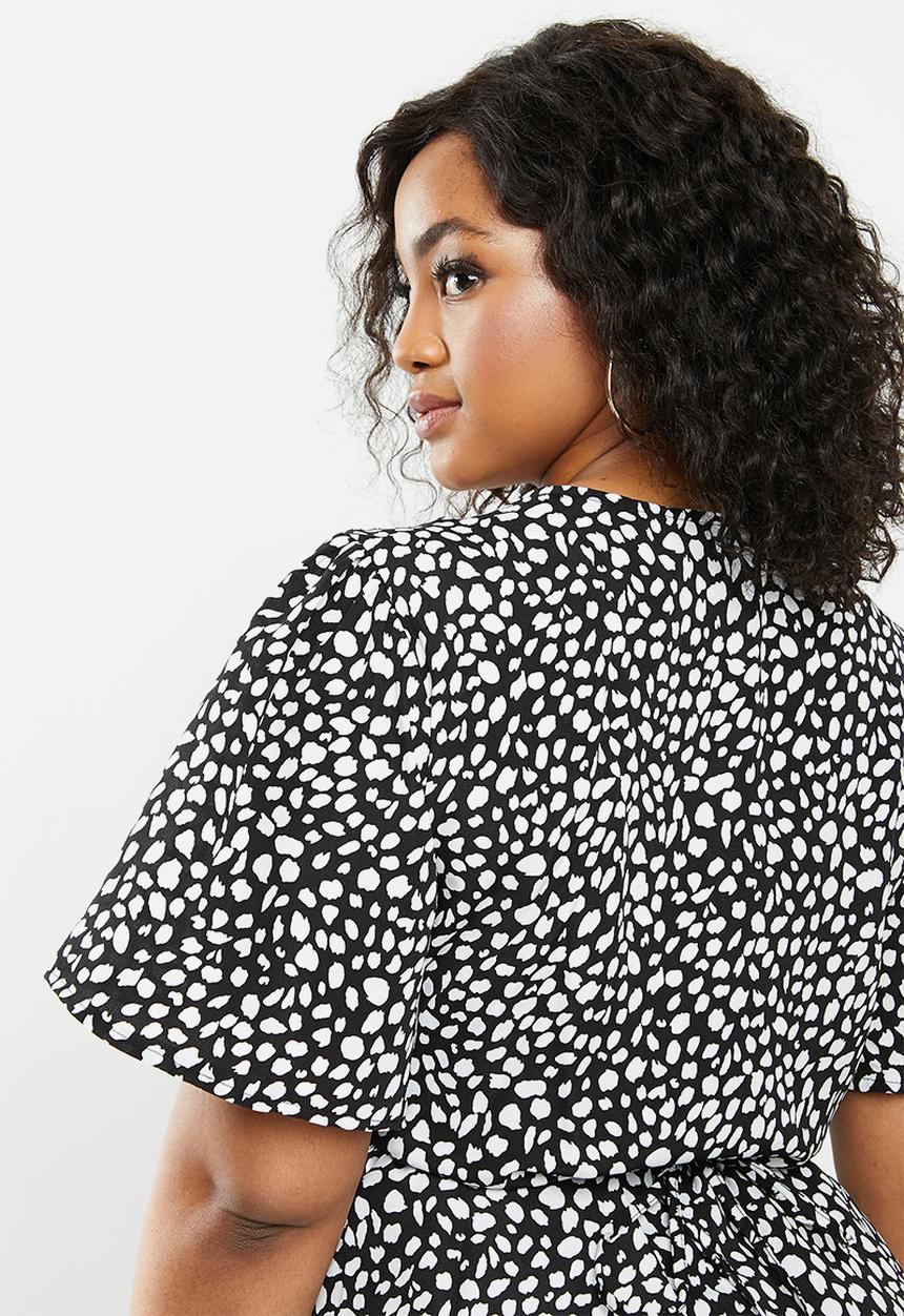 Missguided - Plus high low midi dress short sleeve dalmatian - black & white