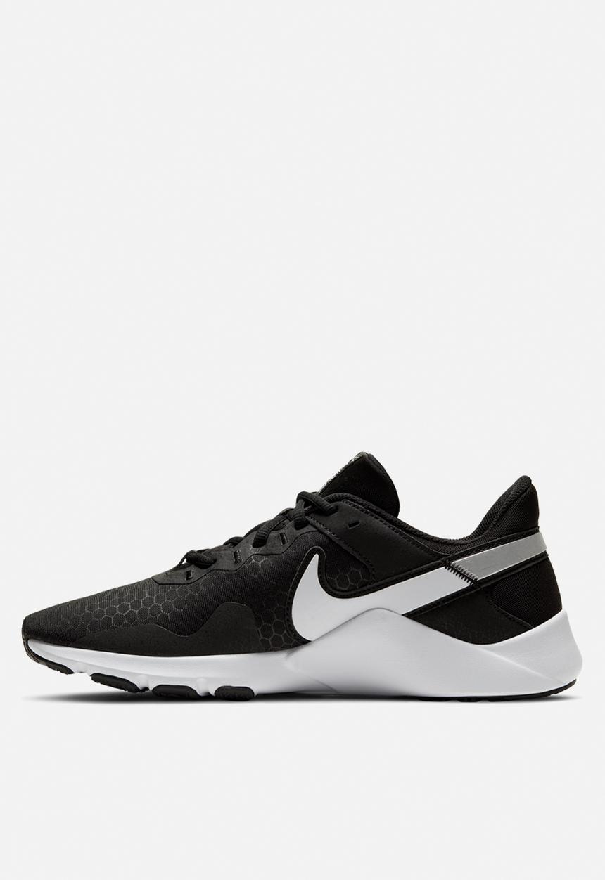 Nike - Legend essential 2 - black/white-metallic silver