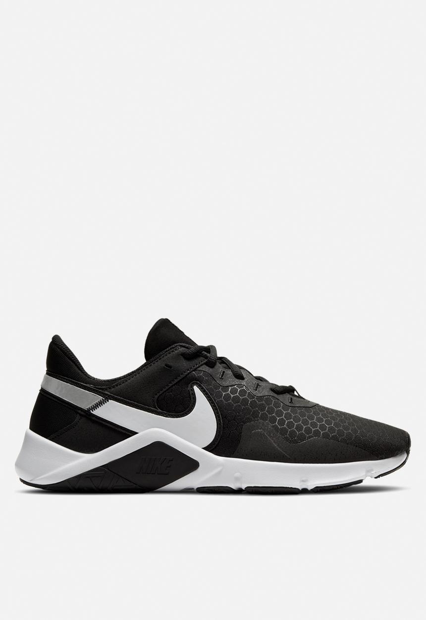 Nike - Legend essential 2 - black/white-metallic silver