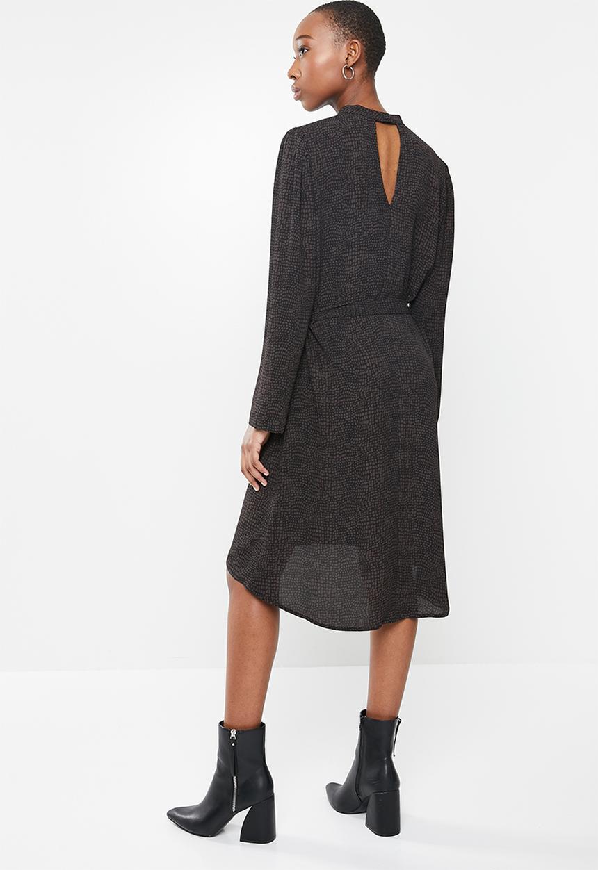 Jacqueline de Yong - Elsa piper long sleeve below knee dress - black & brown 