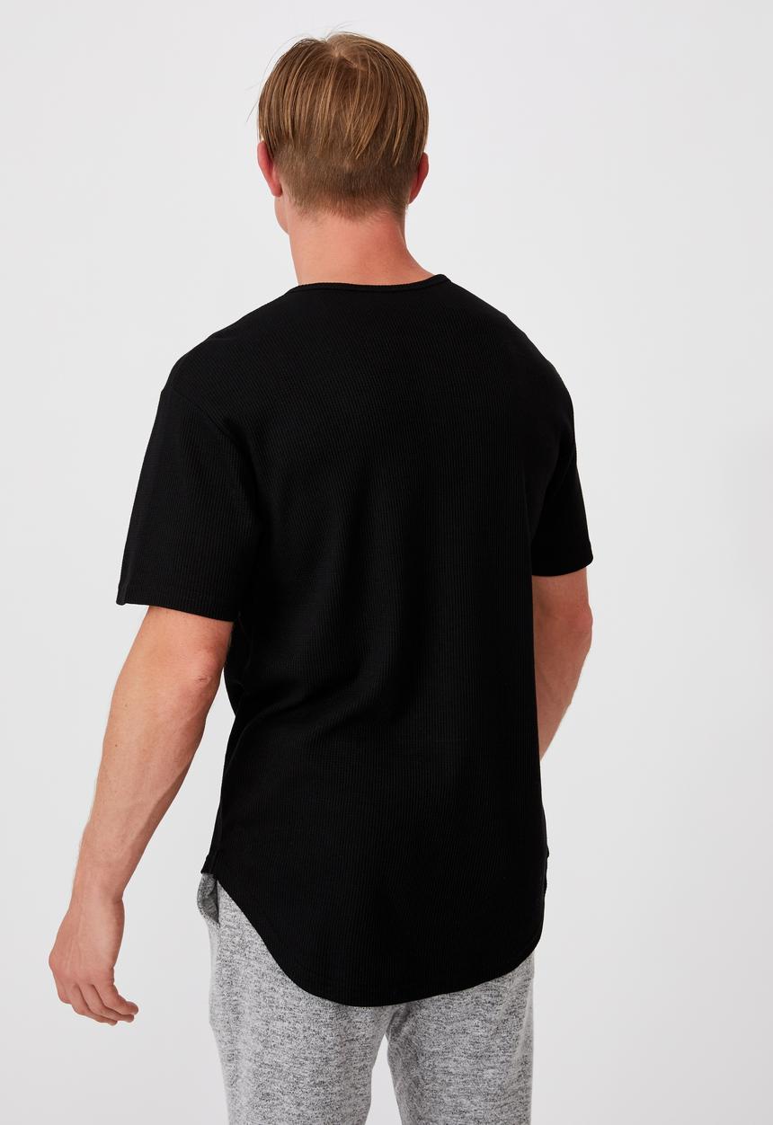Cotton On - Longline scoop henley waffle t-shirt - black