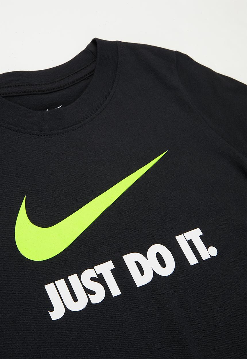 Nike - B nsw tee jdi swoosh - black