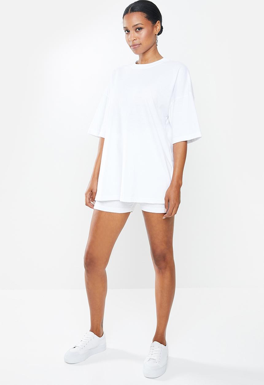 Missguided - Petite coord  T-shirt & cycling short set - white
