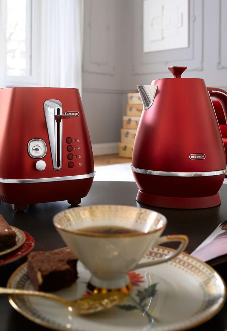 DeLonghi - Distinta Flair 2 Slice Toaster - Glamour Red