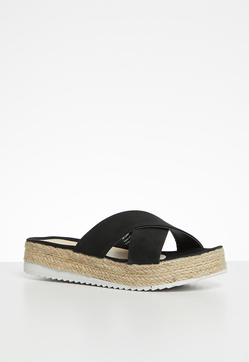 Seduction - Criss-cross flatform sandal - black