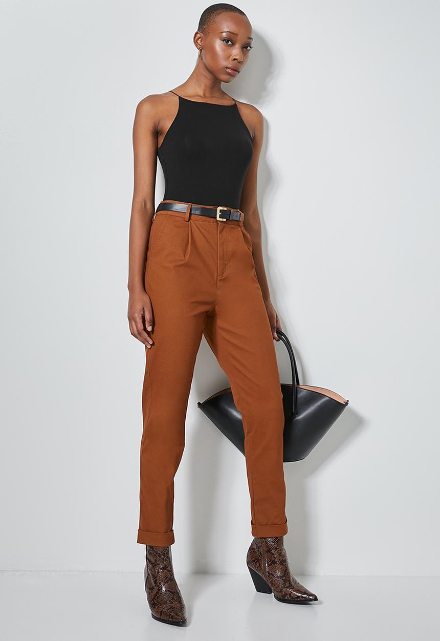 Superbalist - Halterneck bodysuit with elastic straps & half shelf- black
