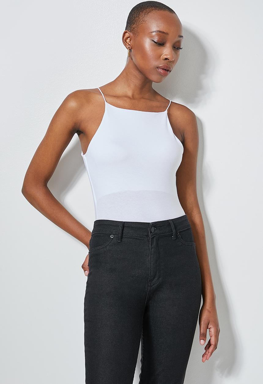 Superbalist - Halterneck bodysuit with elastic straps & half shelf  - white
