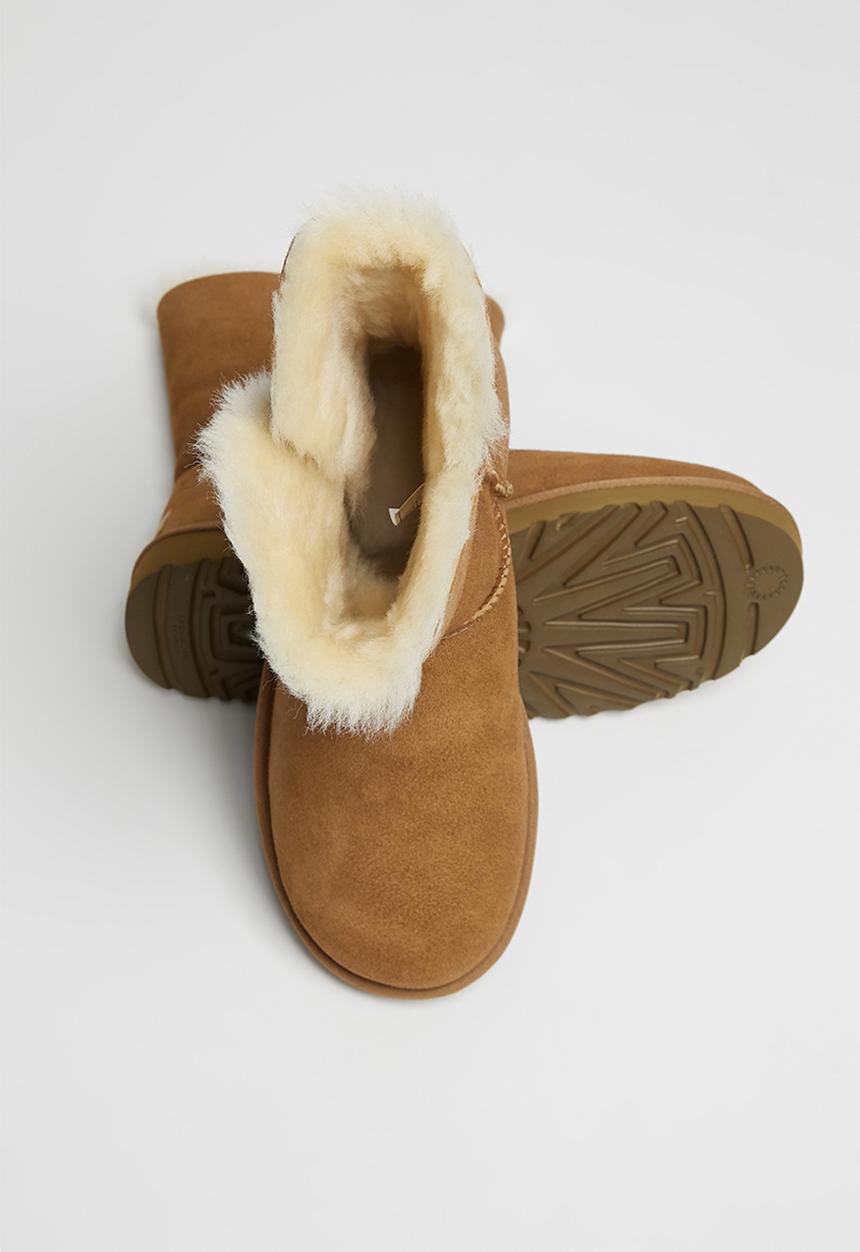 UGG® - Bailey button ii - chestnut
