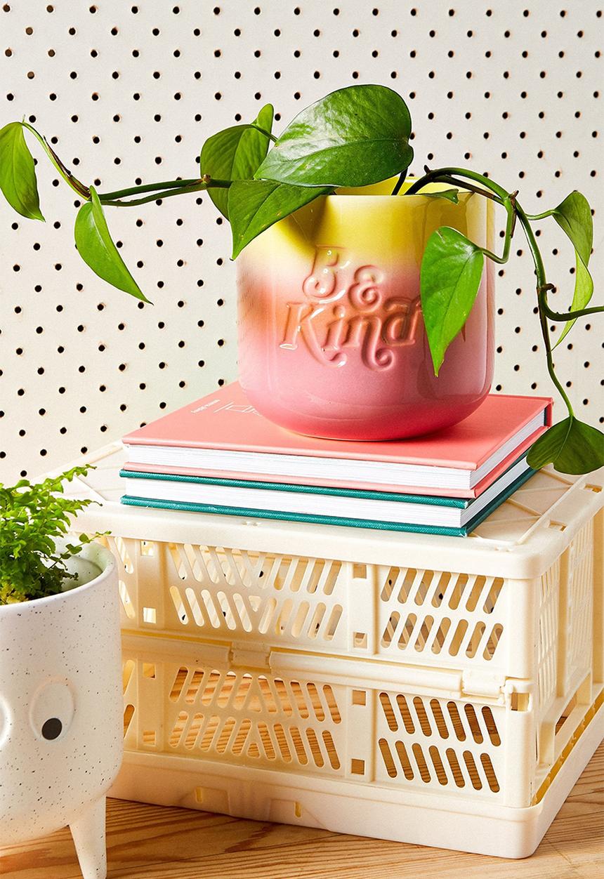 Typo - Midi shaped planter - pink glaze kind