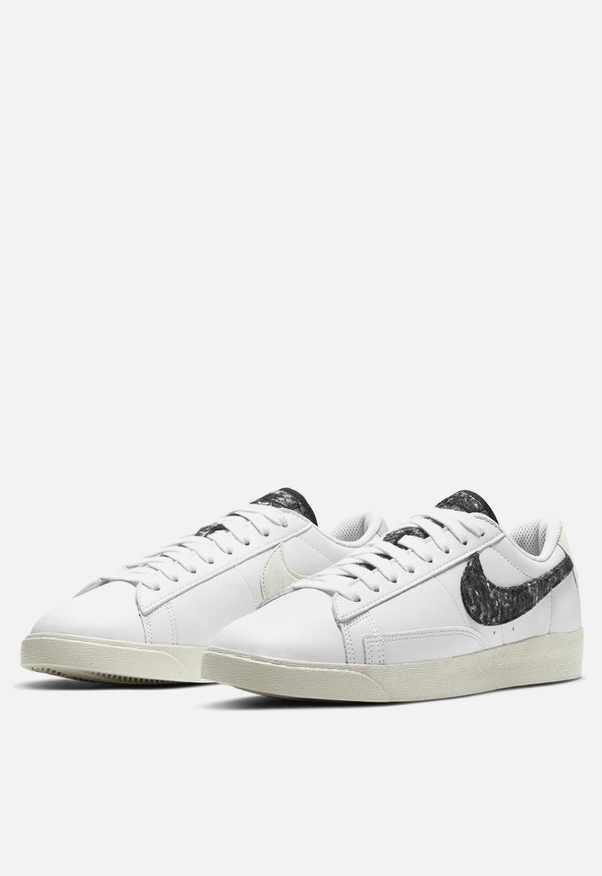 Nike - Nike blazer low se - da4934-100 - white/white-black-light bone