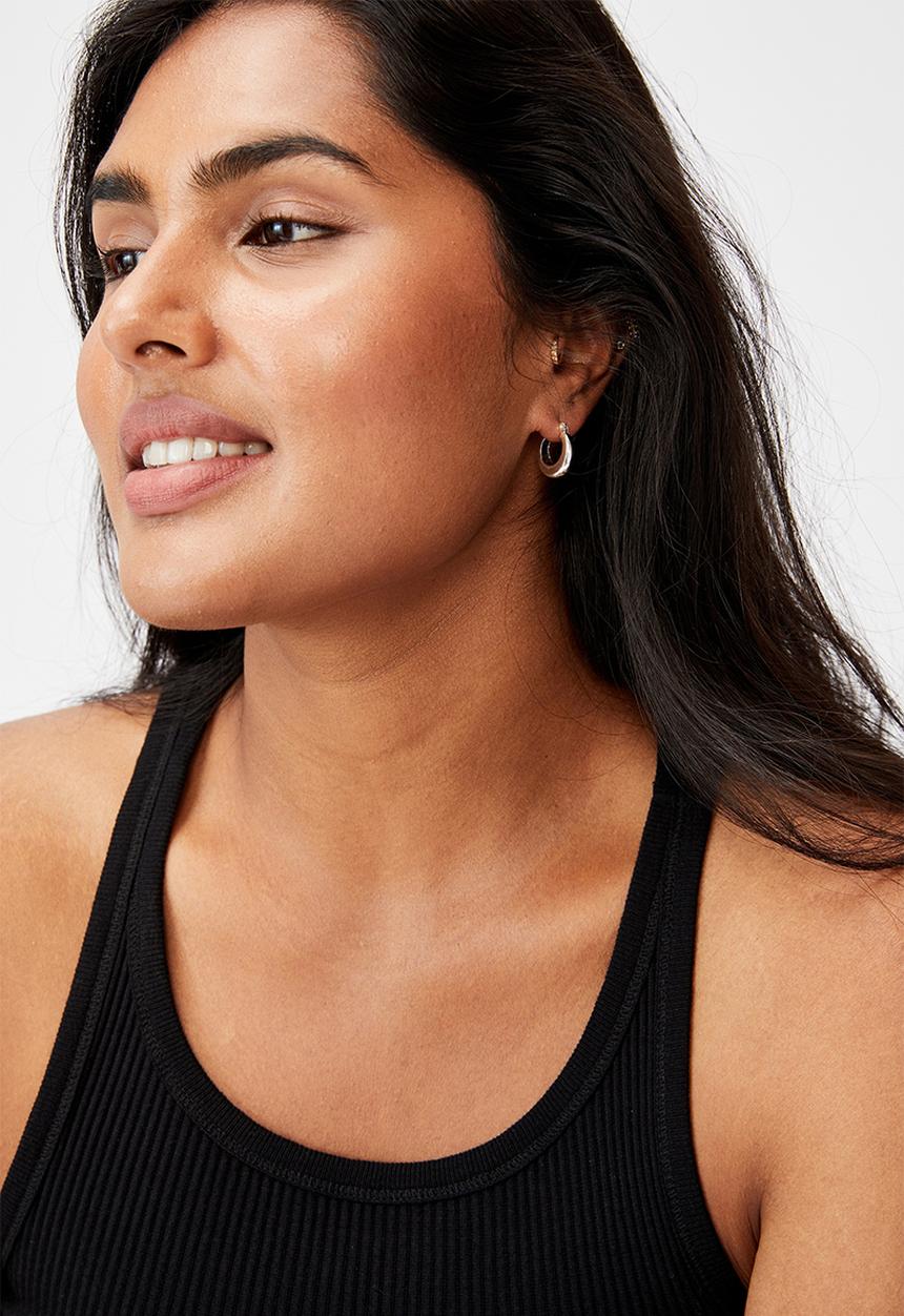 Rubi - Premium everyday hoop - silver 