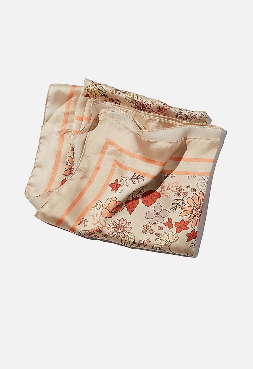 Rubi - Versatile scarf - gold 