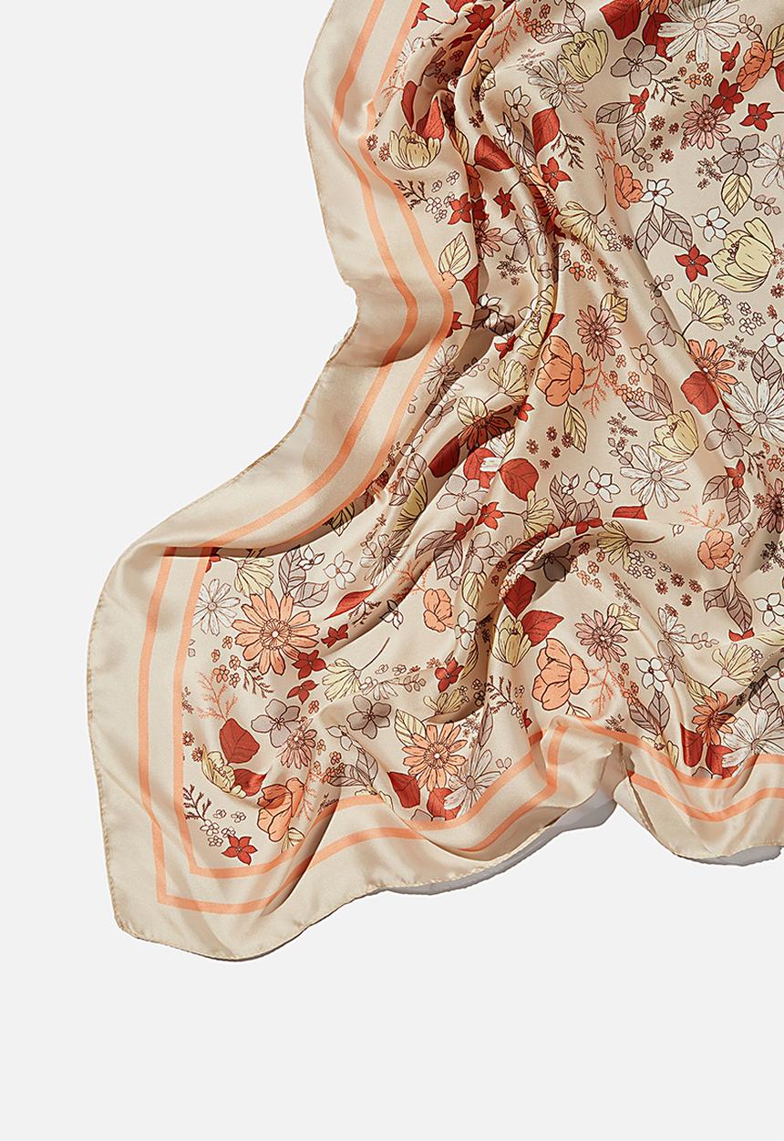 Rubi - Versatile scarf - gold 