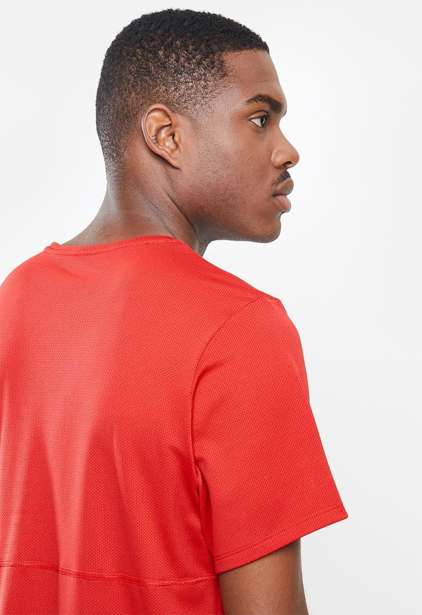 Nike - Nike dri-fit run short sleeve top - red