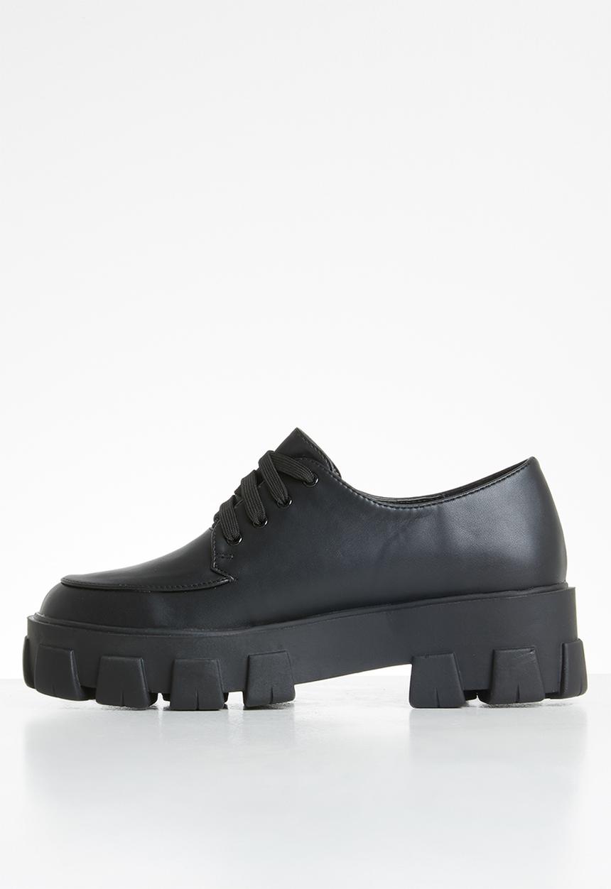 Public Desire - Candid brogue - black