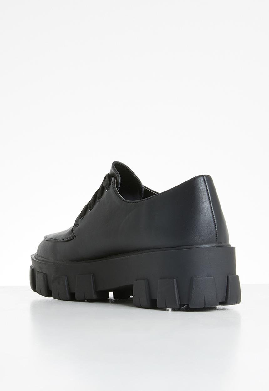 Public Desire - Candid brogue - black