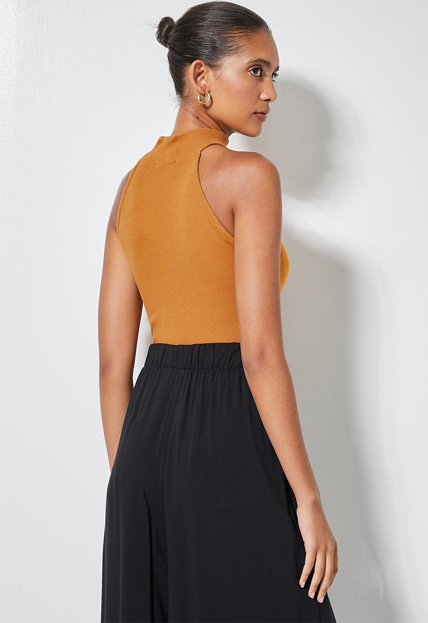 Superbalist - Single lycra rib poloneck cutaway top - mustard