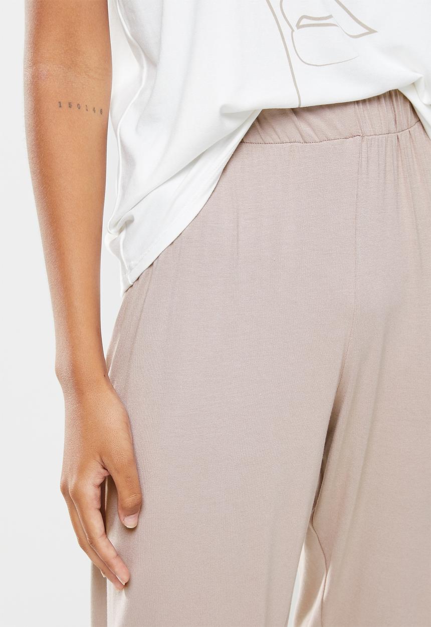 Superbalist - Sleep tee & pants sets - white & brown