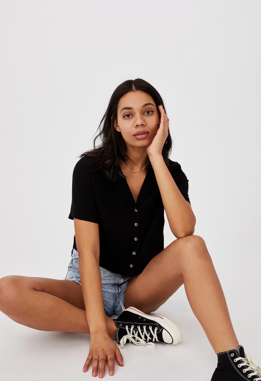 Cotton On - Cropped summer shirt - black