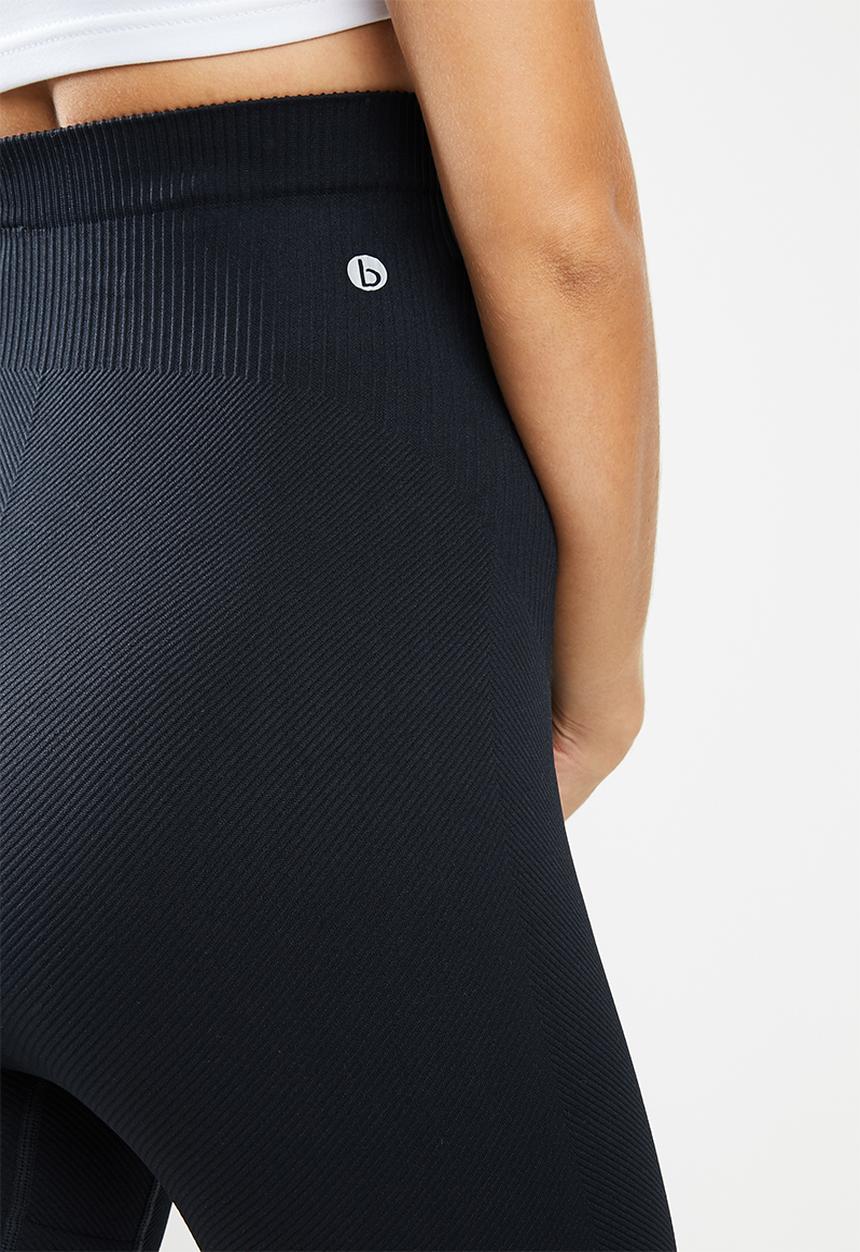 Cotton On - Maternity lifestyle seamless rib short - black