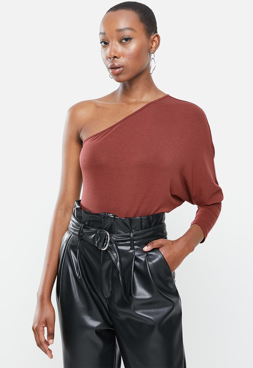 VELVET - Asymmetric dollman sleeve knit bodysuit - red 