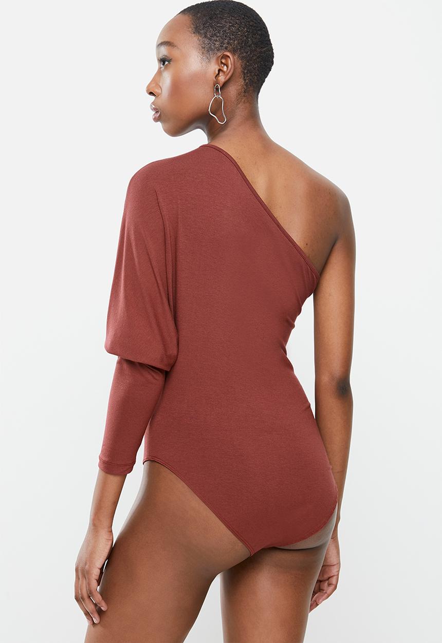 VELVET - Asymmetric dollman sleeve knit bodysuit - red 