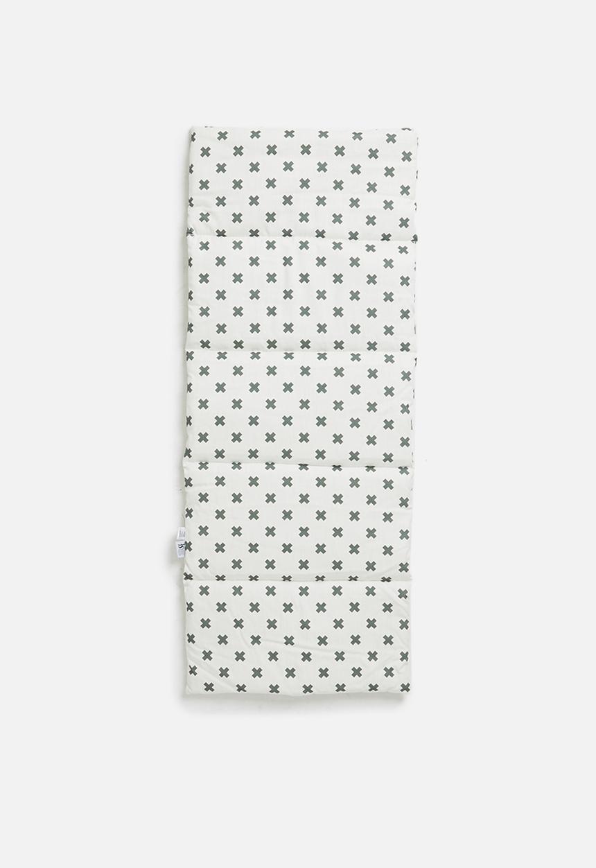 Sixth Floor - Criss cross bedroll - black & white