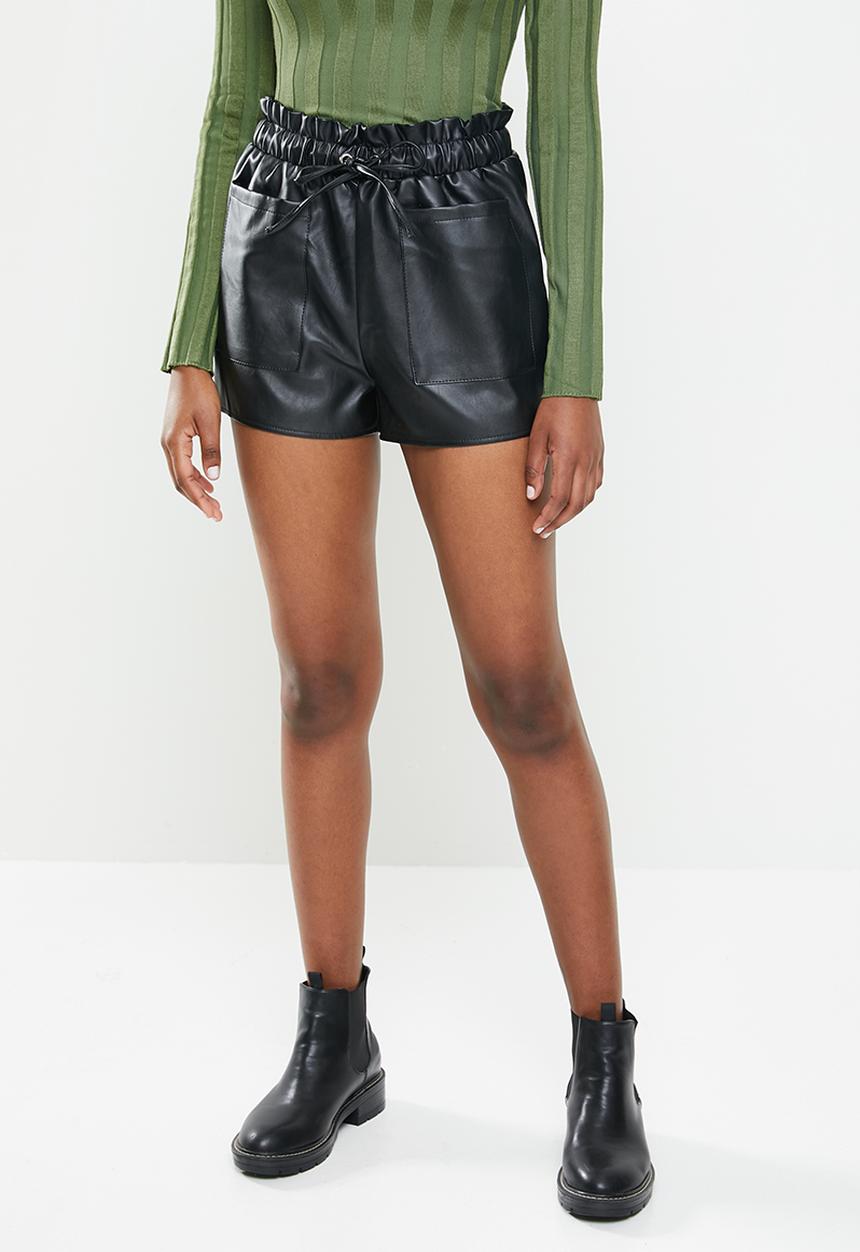 Missguided - Faux leather elasticated waist short - black