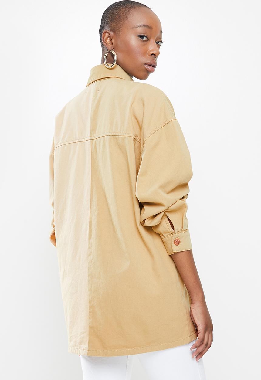 Missguided - Spliced oversized tie denim shirt co ord - tan