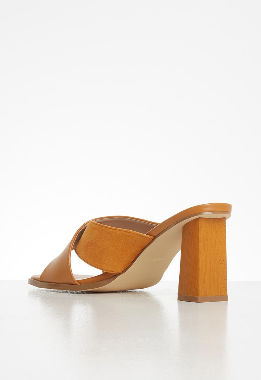Z_Code_Z - Lulha statement mule heel - camel