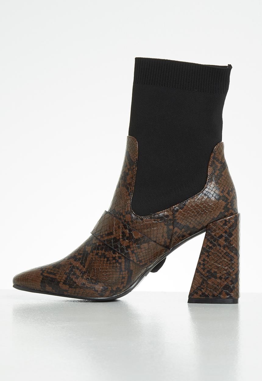 Z_Code_Z - Banu sock boot - chocolate