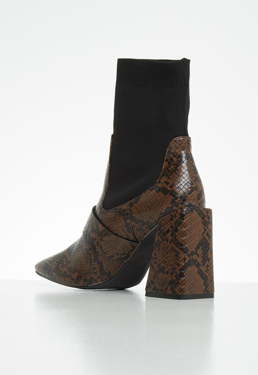 Z_Code_Z - Banu sock boot - chocolate