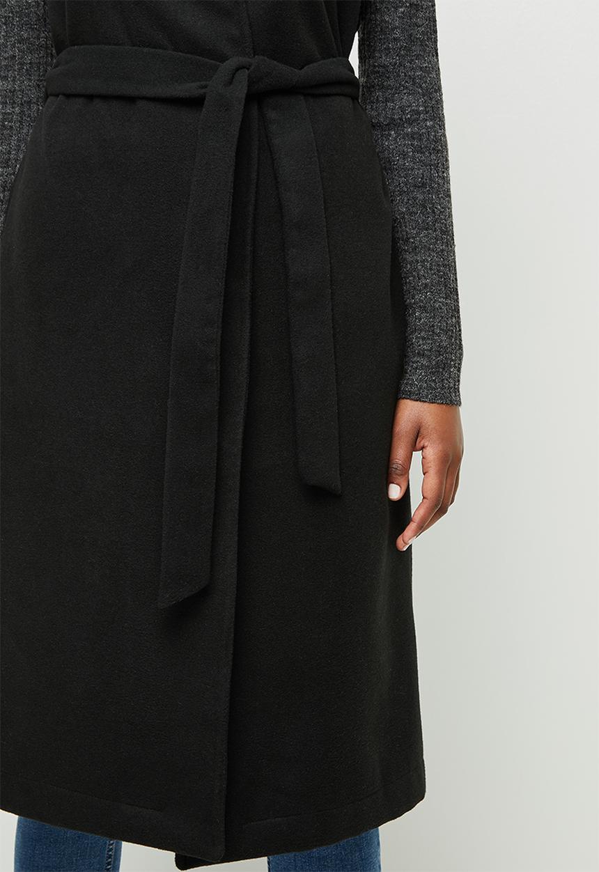 edit - Sleeveless belted coat - black