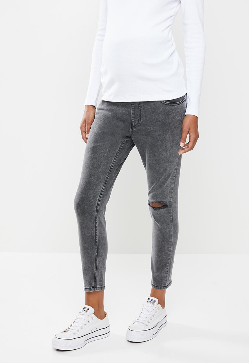 Cotton On - Maternity cropped skinny jeans over belly - washed black