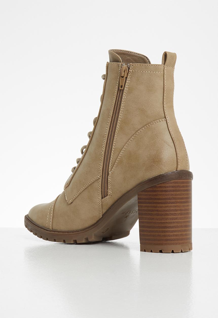 Miss Black - Omega 2 ankle boot - beige