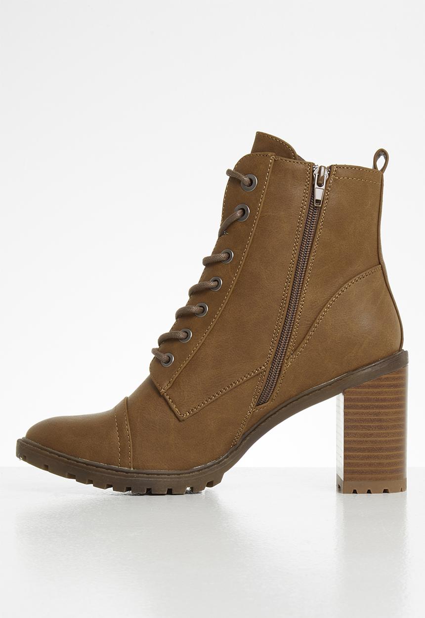 Miss Black - Omega 2 ankle boot - tan
