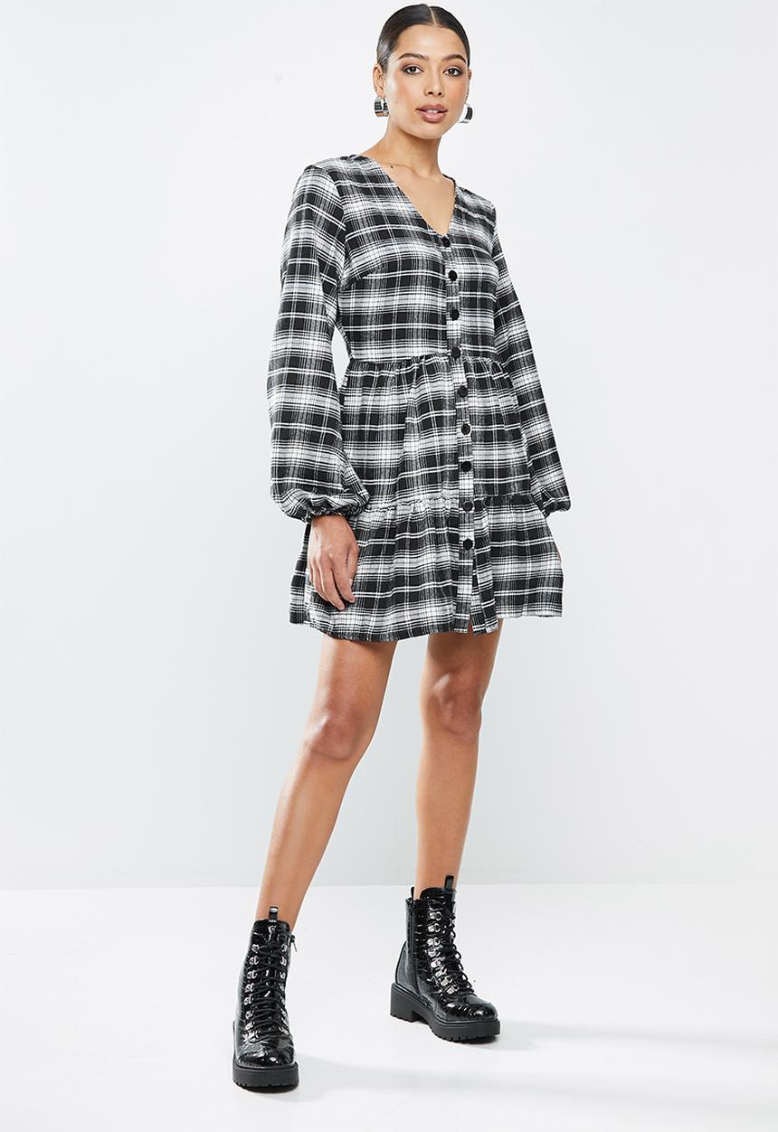 Missguided - Button thru plunge smock dress check - black & white 