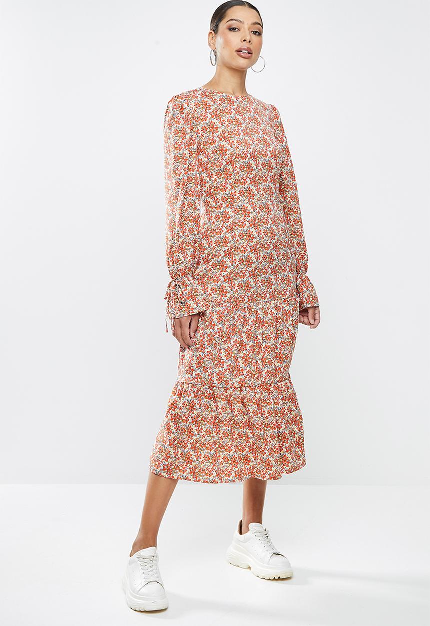 Missguided - Tiered hem smock midi dress long sleeve floral - red