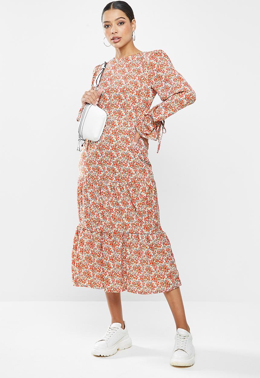 Missguided - Tiered hem smock midi dress long sleeve floral - red