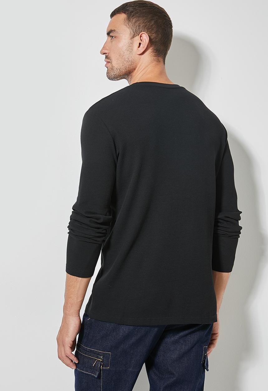 Superbalist - Dylan long sleeve textured pocket tee - black