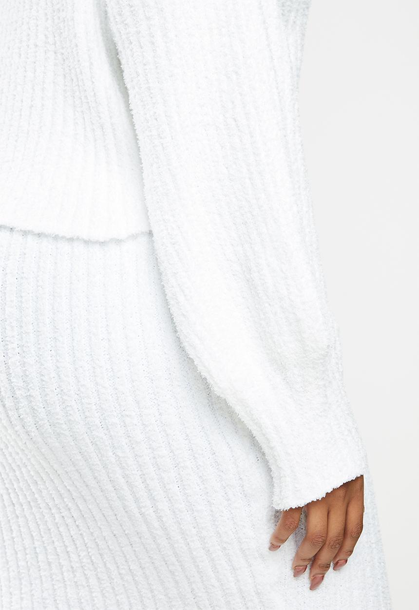 Missguided - Plus fluffy ribbed jumper co ord - white