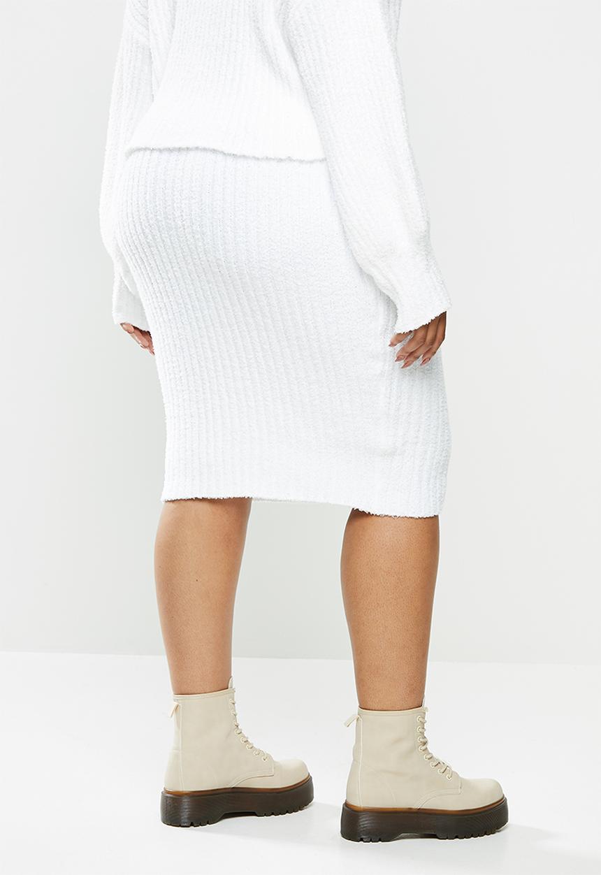 Missguided - Plus fluffy ribbed midi skirt co-ord -white