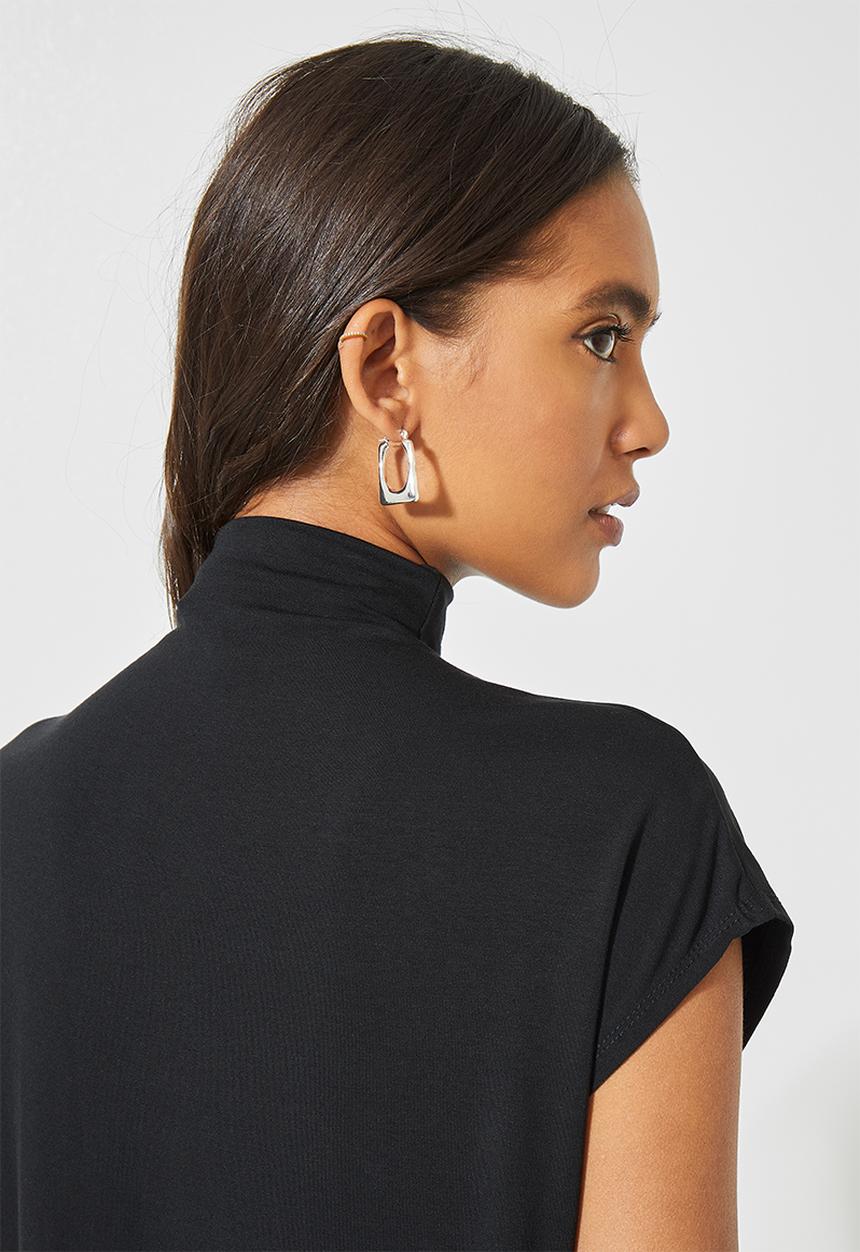 Superbalist - Soft grown on neck relaxed tee - black