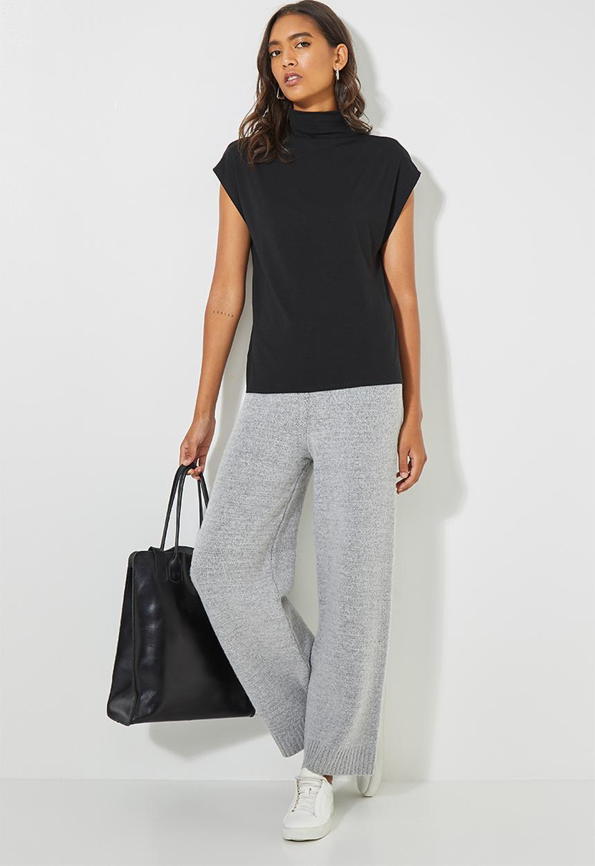 Superbalist - Soft grown on neck relaxed tee - black